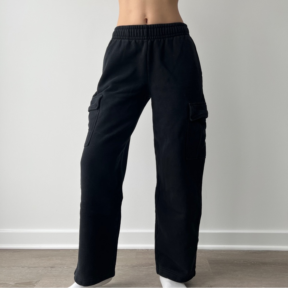 Aritzia Tna Cozy Fleece Mega Cargo Oversized Wide-Leg Sweatpants Black 2XS Short - Picture 2 of 9
